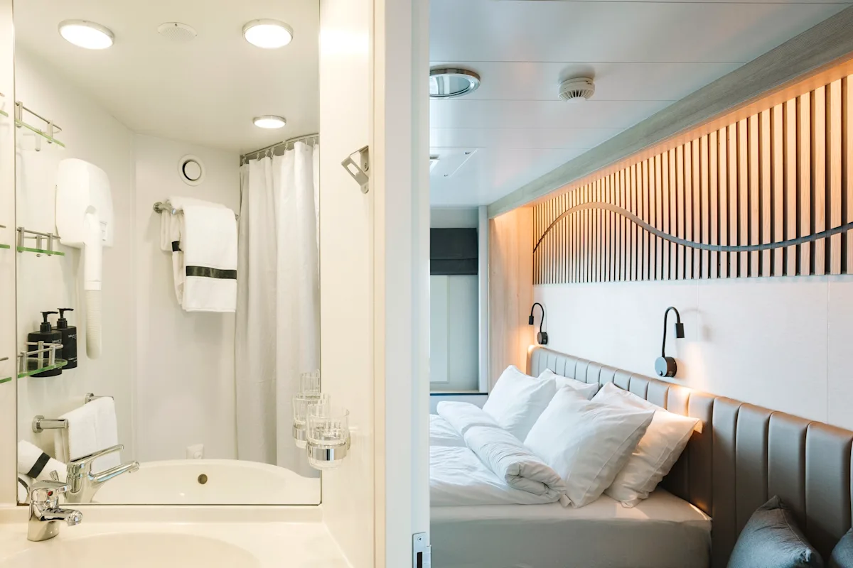 Bathroom_N_MS_Fram_HGR_156977_1920_Photo_Clara_Tuma