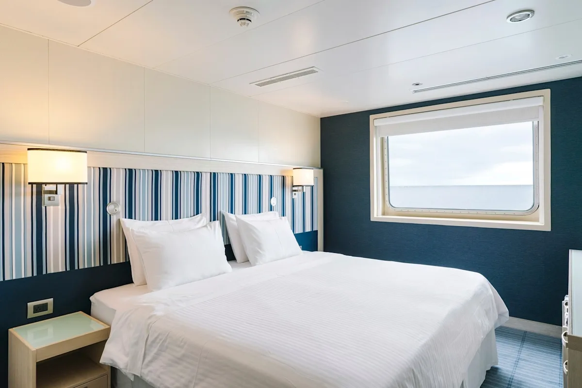 MS-Santa-Cruz-EXPLORER-CABIN-EE-.-Cabin-215-joined-with-217.-HGR-157078_1920-Photo_Clara_Tuma