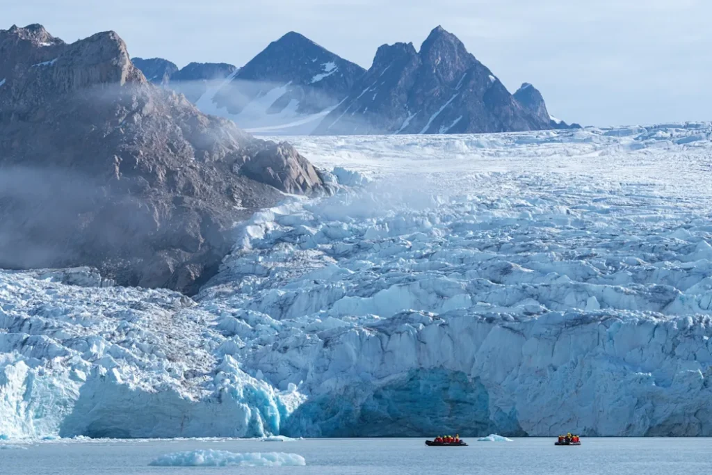 Smeerenburg_glacier_Svalbard_HGR_163579_1920_Photo_Yuri_Matisse_Choufour.jpg