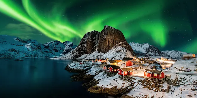 day-10_reine-in-lofoten_norway_shutterstock