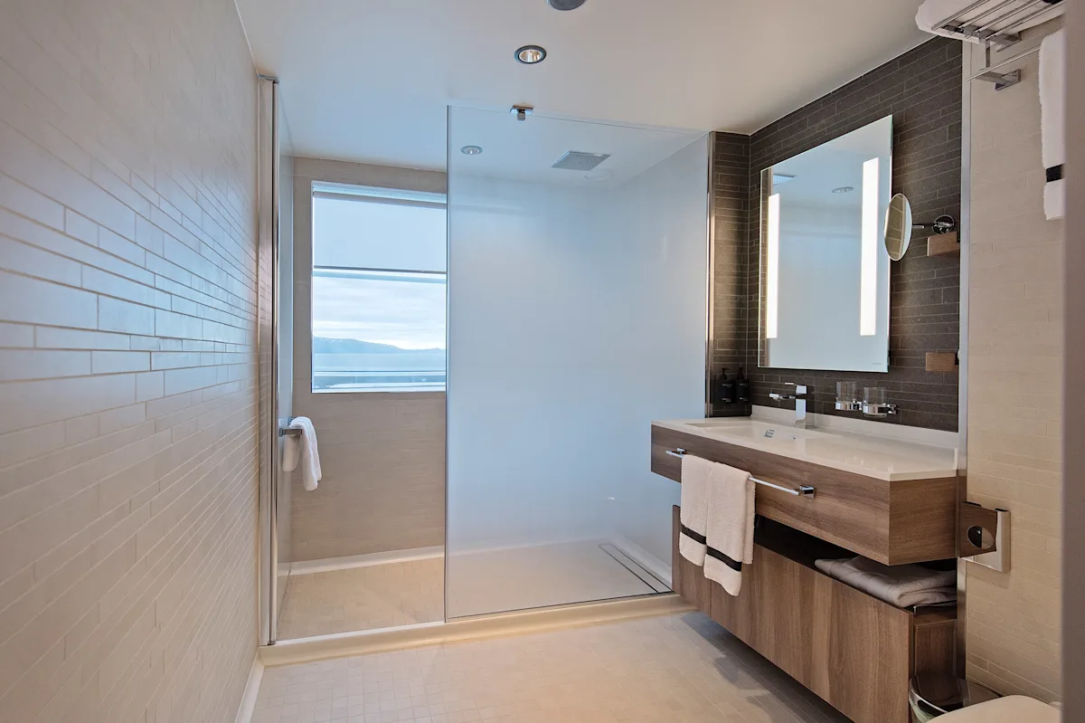 mc-bathroom-expedition-suite-ms-roald-amundsen