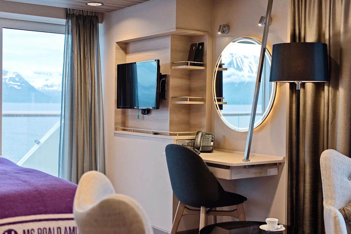 mc-expedition-suite-ms-roald-amundsen-4