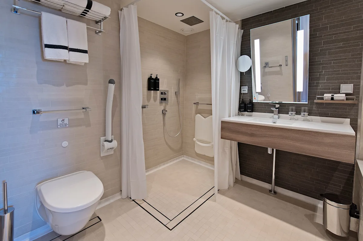 md-bathroom-expedition-suite-ms-roald-amundsen