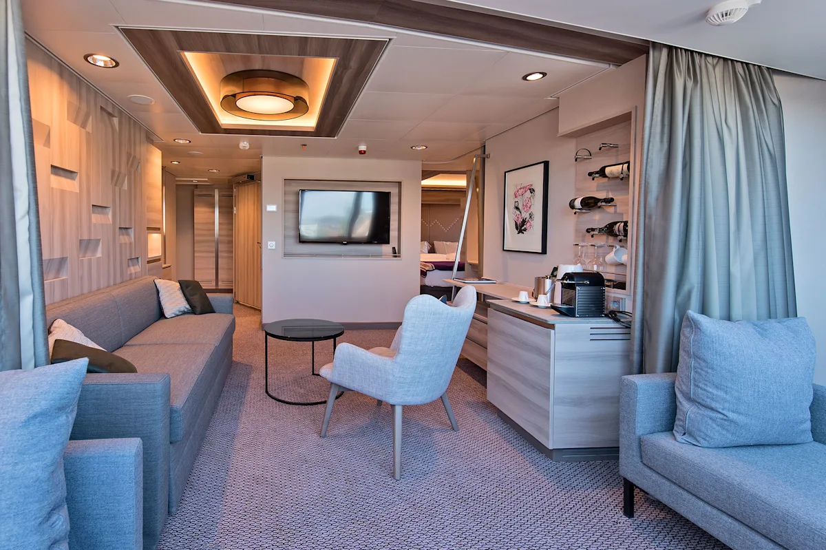 md-expedition-suite-ms-roald-amundsen-3
