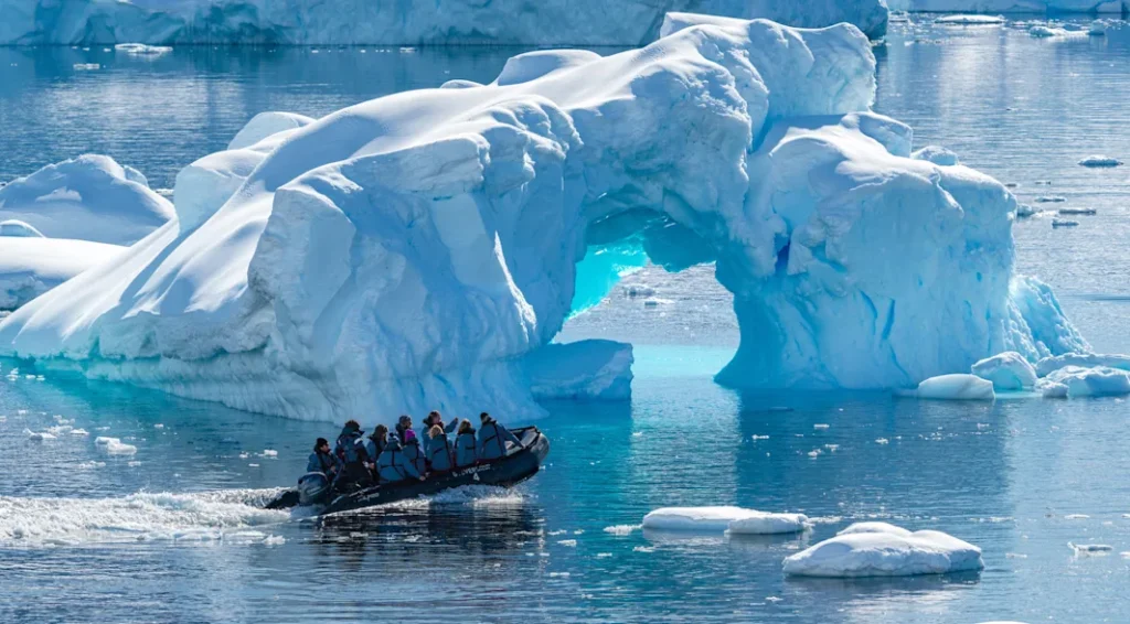 Antarctica_Cuverville_Island_HX_43788_Photo_Yuri_Choufour